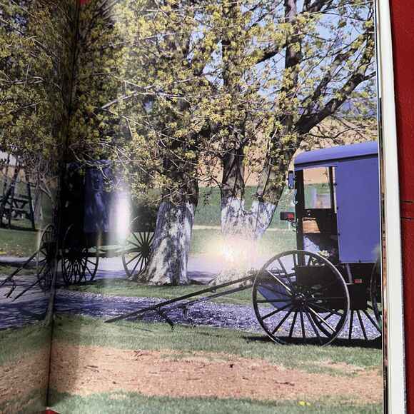 The Amish: A Photographic Tour by Highsmith - Picture 5 of 9